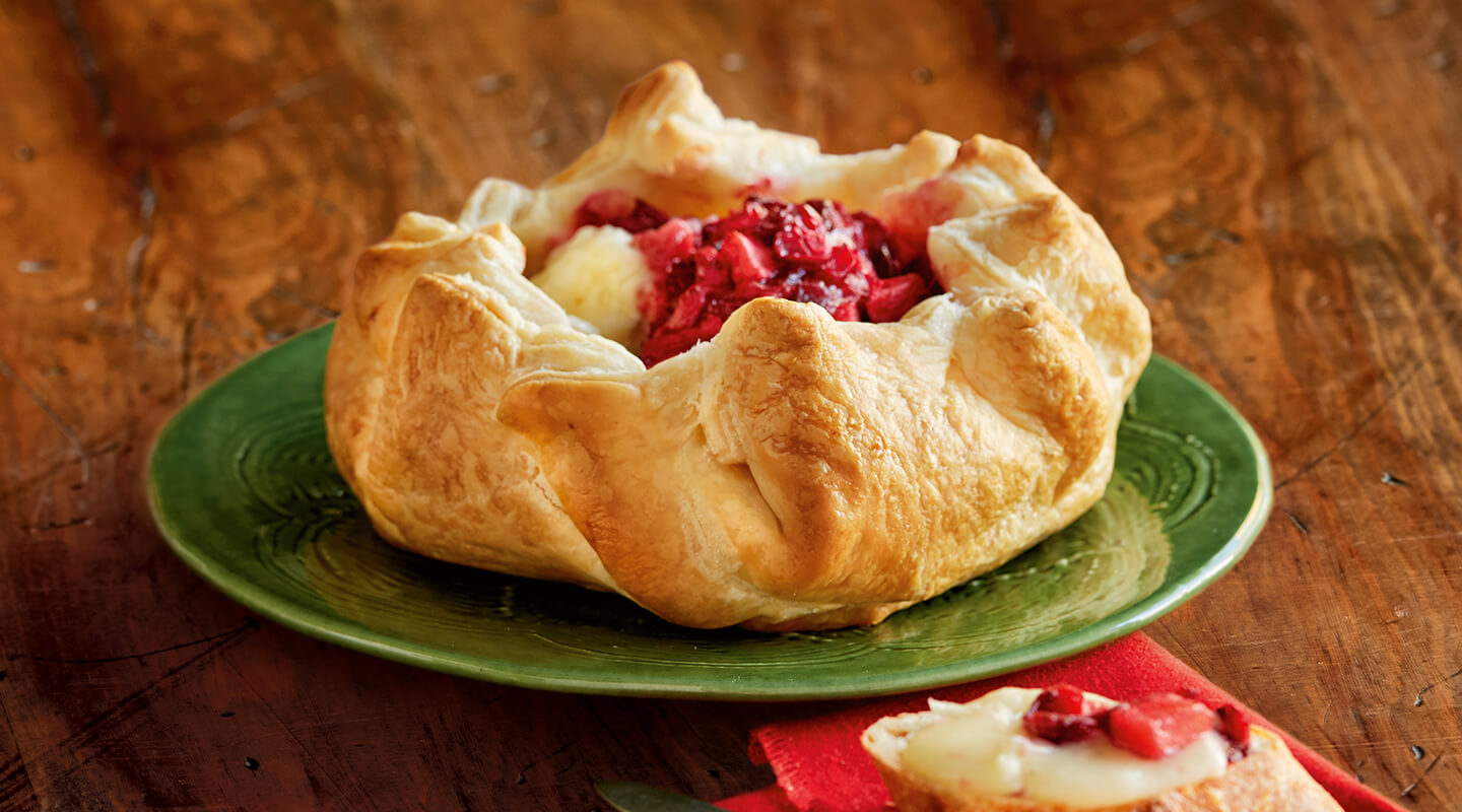 Wisconsin Cheese Cran-Apple Fontina in Puff Pastry  Recipe